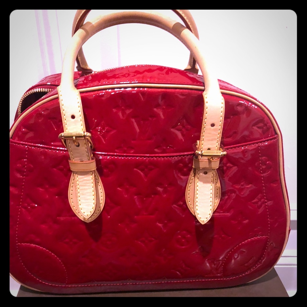 Authentic Louis Vuitton purse.